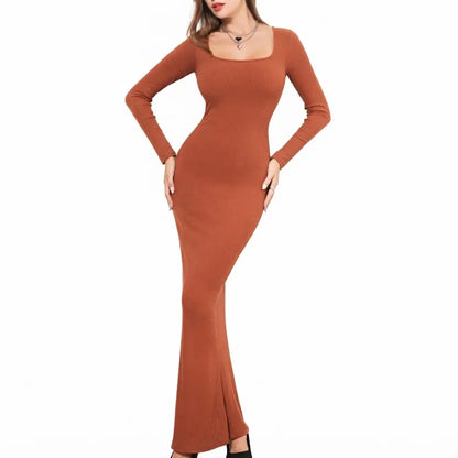 Robe longue moulante avec gaine intégrée. Manches Longues.