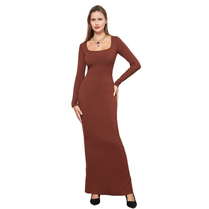 Robe longue moulante avec gaine intégrée. Manches Longues.