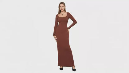 Robe longue moulante avec gaine intégrée. Manches Longues.