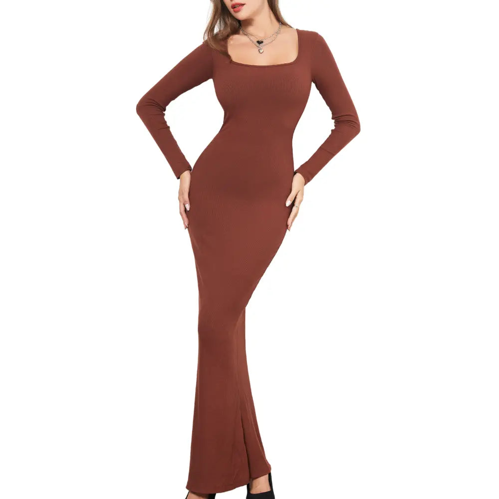 Robe longue moulante avec gaine intégrée. Manches Longues.